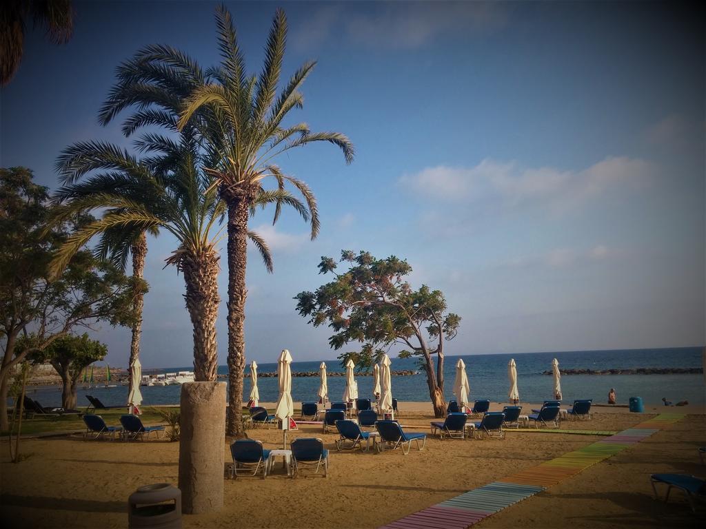 777 Beach Guesthouse Paphos Exterior foto