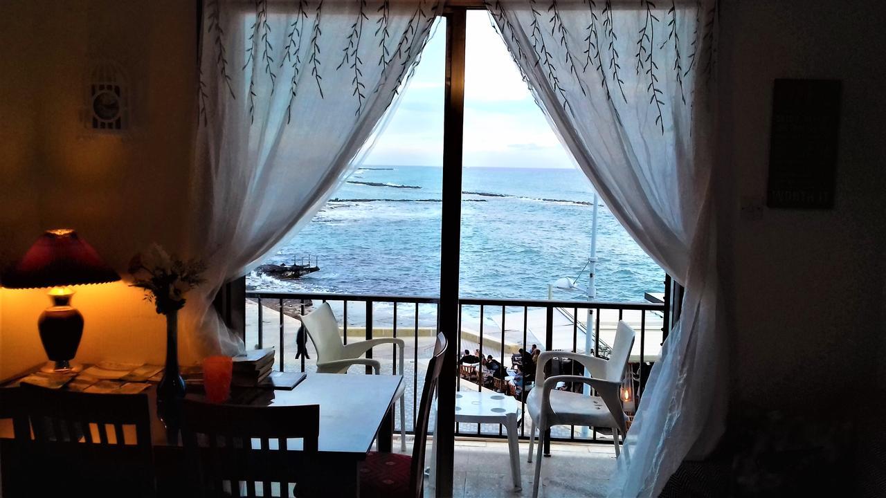777 Beach Guesthouse Paphos Exterior foto