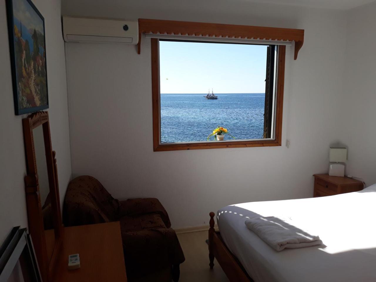 777 Beach Guesthouse Paphos Exterior foto